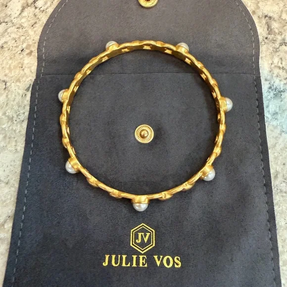 Julie Vos Palermo Pearl Bangle in 24k gold plate with imported glass pearls - Picture 2 of 3